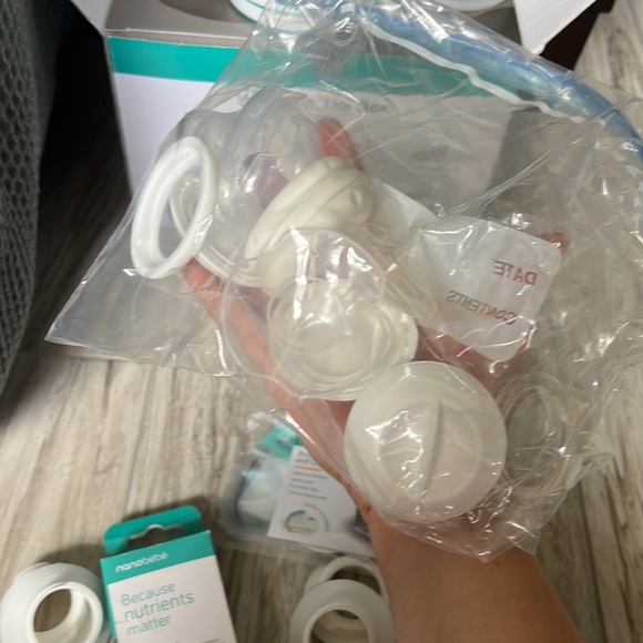 • Nanobebe bottle starter set plus more • - Picture 12 of 12